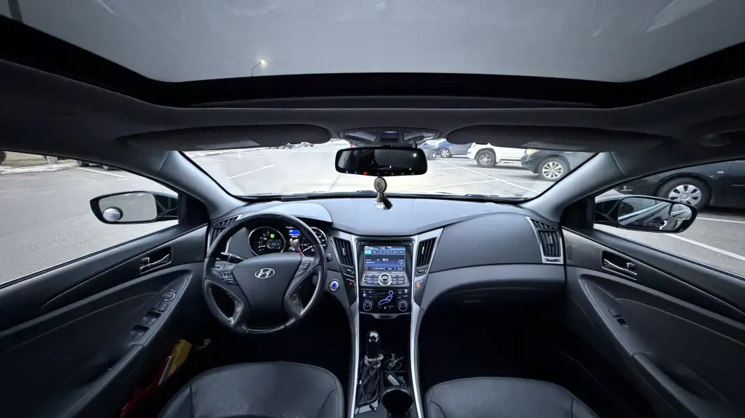 Hyundai Sonata 2013 г. 199000 км