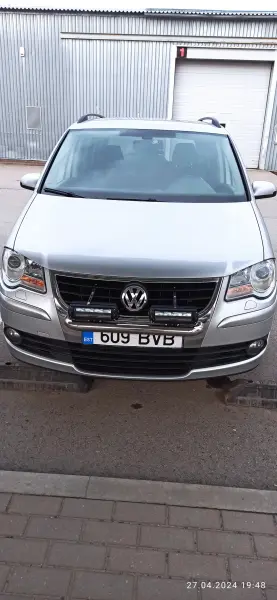 Volkswagen Touran 2008 г. 330 км