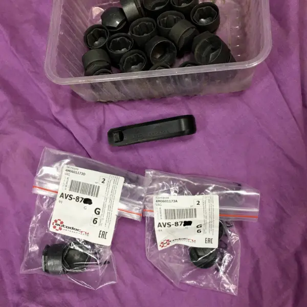 Колпачки колесных болтов  ОЕМ AUDI VW SKODA SEAT