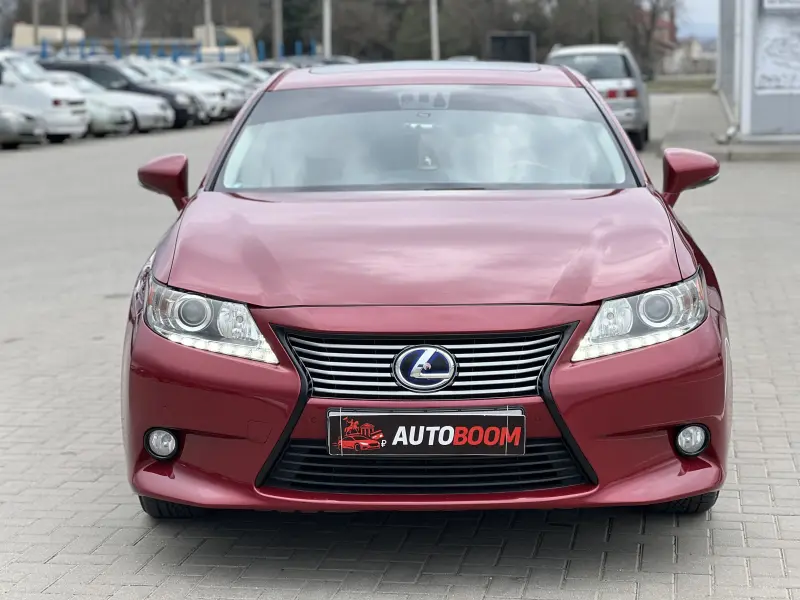 Lexus ES 2012 г. 230000 км