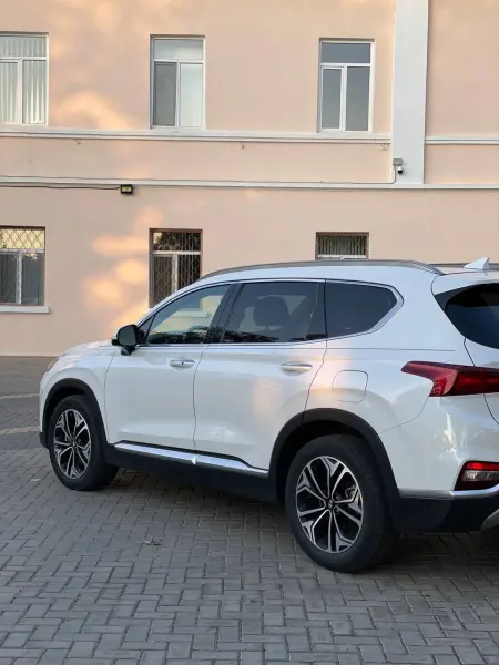 Hyundai Santa Fe 2019 г. 45000 км