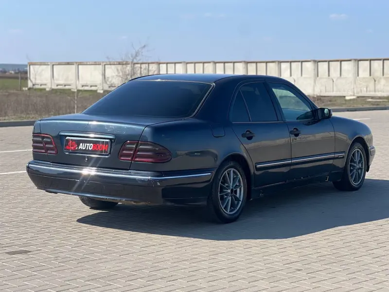 Mercedes-Benz E-Class 2001 г. 245000 км