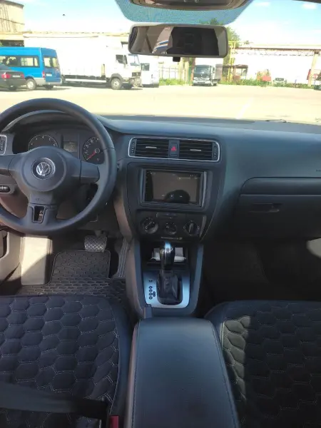 Volkswagen Jetta 2013 г. 160000 км
