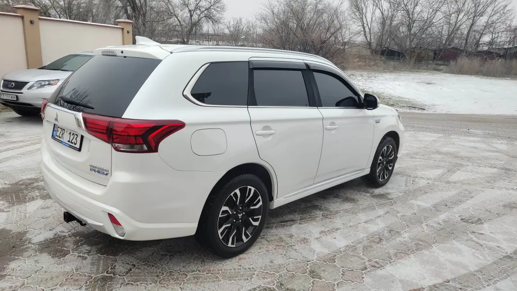 Mitsubishi Outlander 2018 г. 151000 км