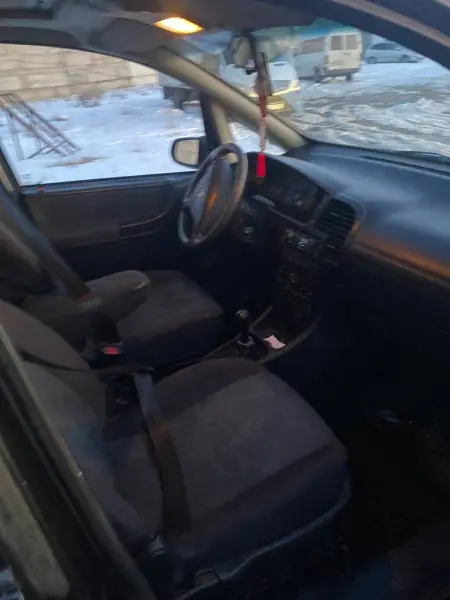 Opel Zafira 2003 г. 230 км