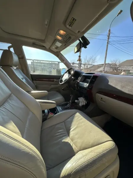 Lexus GX 2008 г. 200500 км