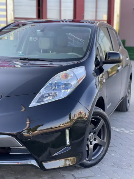 Nissan Leaf 2012 г. 200000 км