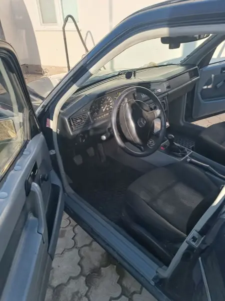 Mercedes-Benz E-Class 1996 г. 230 км