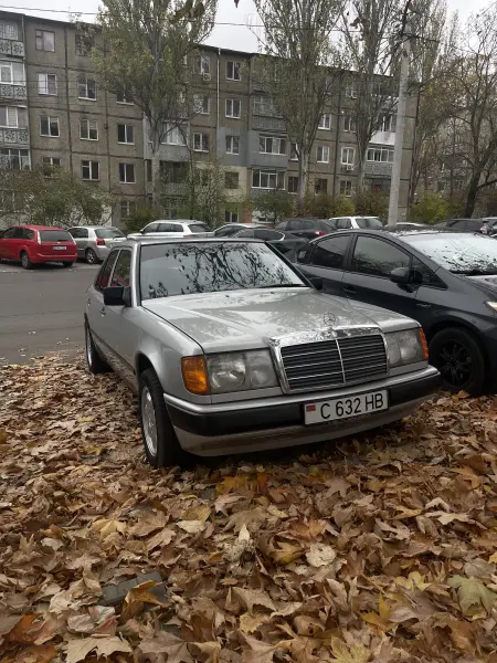 Mercedes-Benz E-Class 1988 г. 7777 км