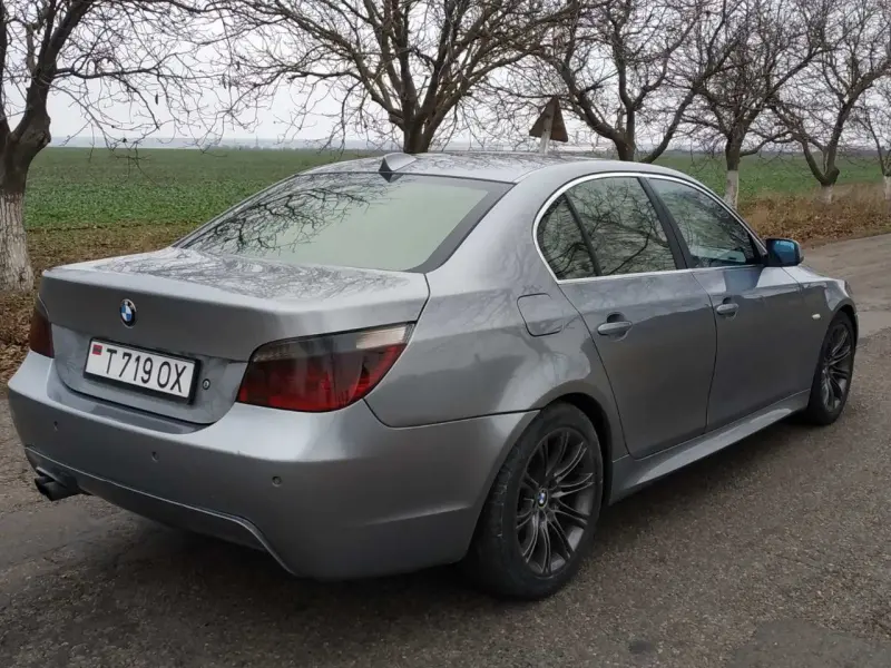 BMW 5 Series 2004 г. 270000 км