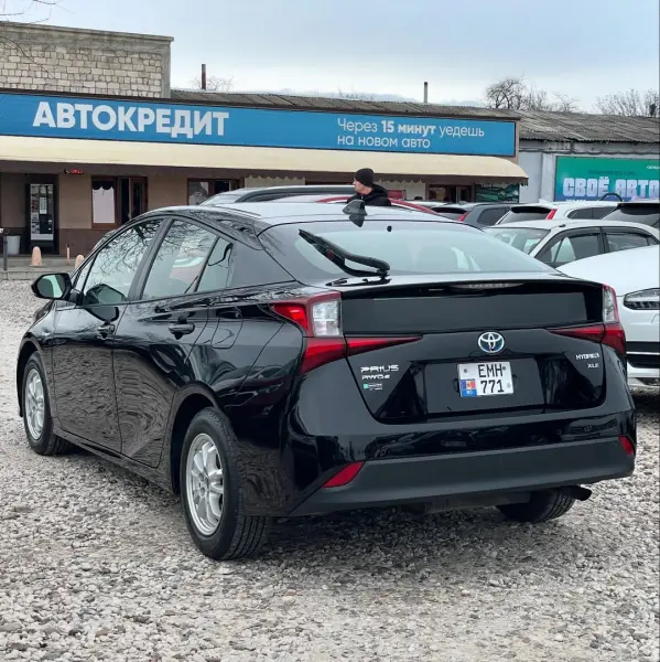 Toyota Prius 2019 г. 180000 км