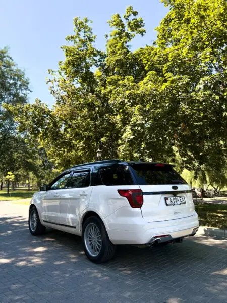 Ford Explorer 2016 г. 165000 км