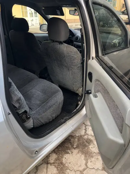 Dacia Logan 2007 г. 700000 км