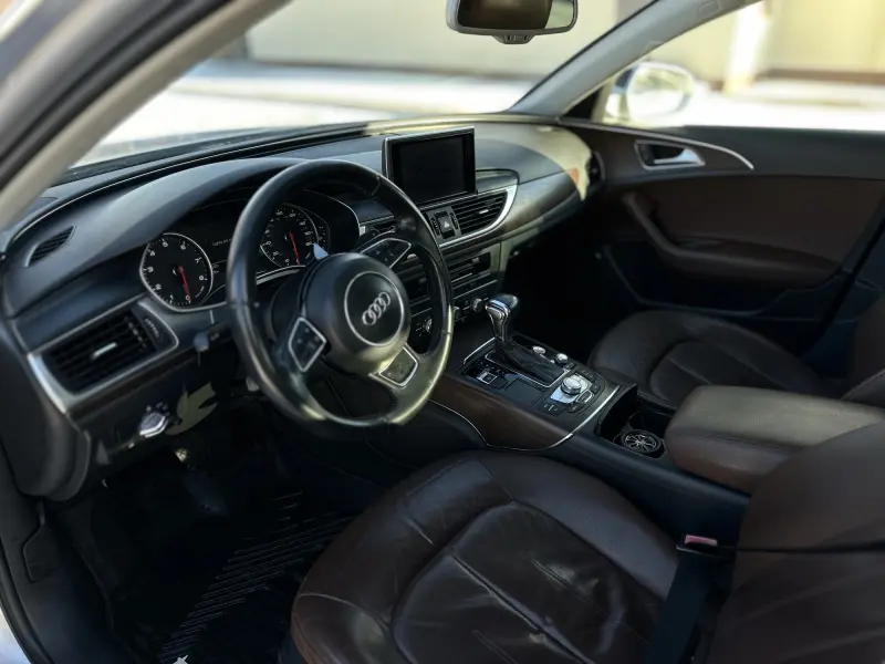 Audi A6 2015 г. 260000 км