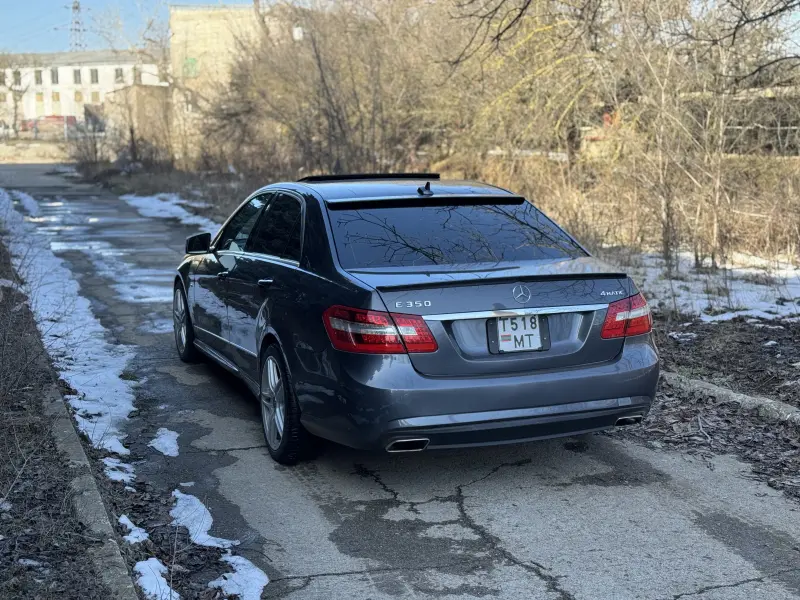 Mercedes-Benz E-Class 2012 г. 254000 км