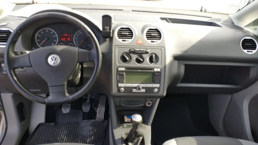Volkswagen Caddy 2008 г. 214000 км