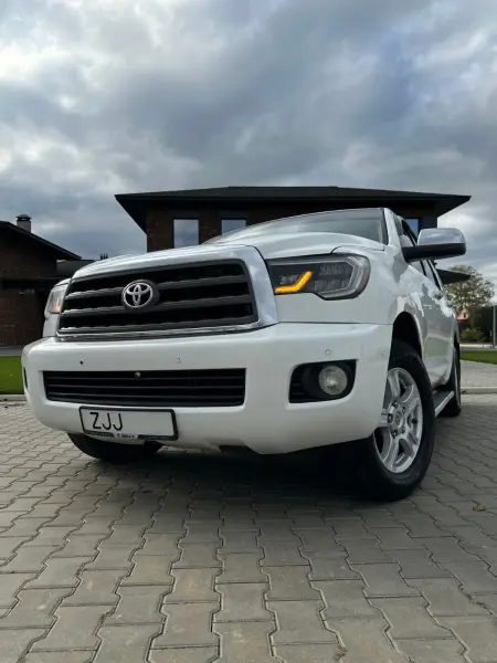 Toyota Sequoia 2008 г. 290000 км