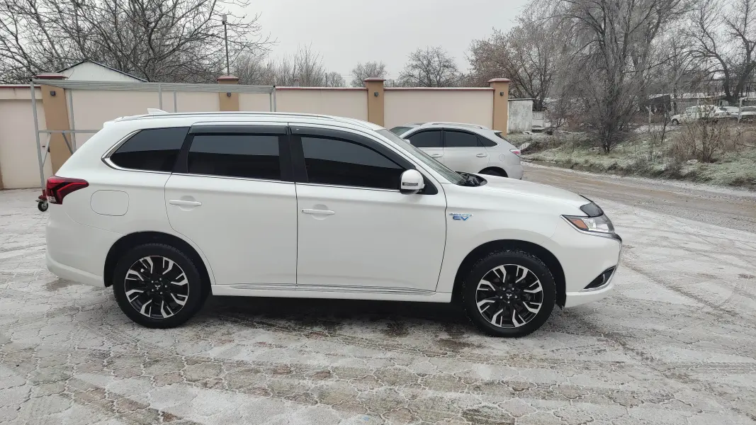 Mitsubishi Outlander 2018 г. 151000 км