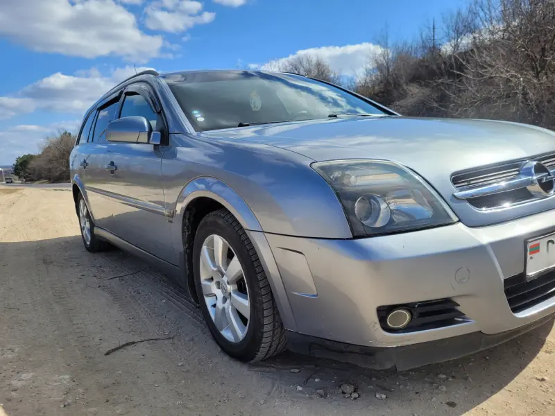 Opel Vectra 2005 г. 1111 км