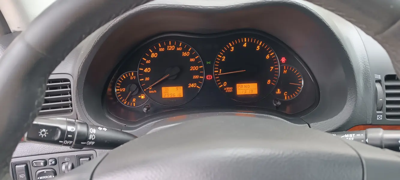 Toyota Avensis 2005 г. 300000 км