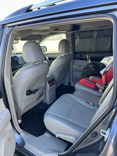 Toyota Highlander 2011 г. 181000 км