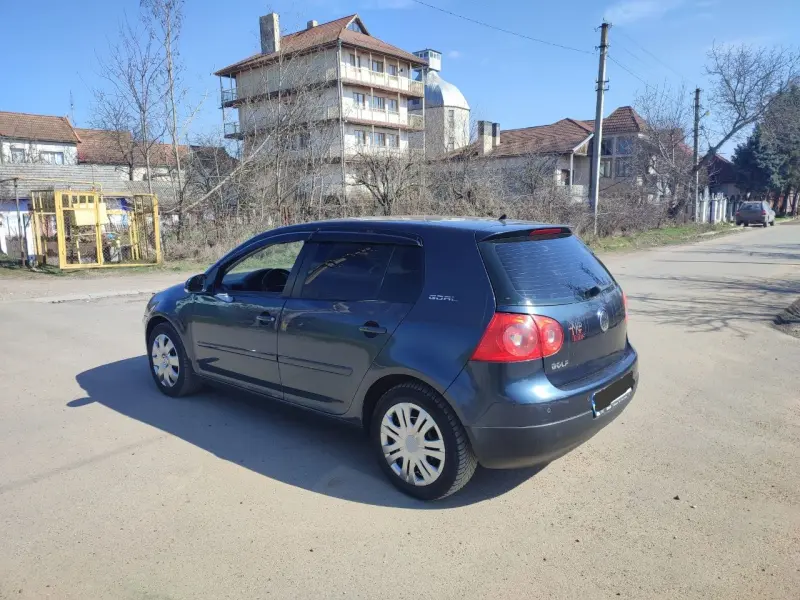 Volkswagen Golf 2008 г. 214998 км