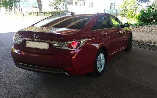 Hyundai Sonata 2012 г. 185000 км