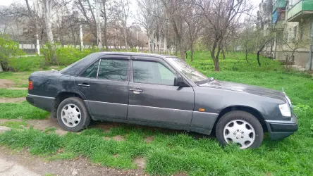 Mercedes-Benz E-Class 1992 г. 390000 км