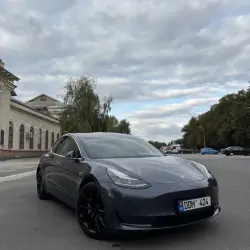 TESLA 3 2018 г. 170000 км