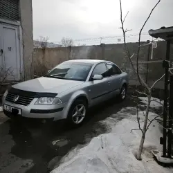 Volkswagen Passat 2003 г. 300 км