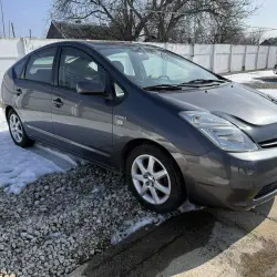 Toyota Prius 2006 г. 220 км