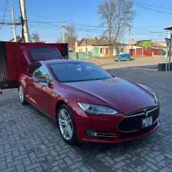 TESLA S 2014 г. 107000 км