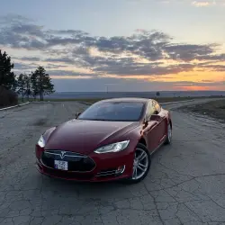 TESLA S 2014 г. 107000 км