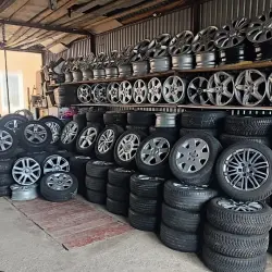 Есть Ассортимент дисков и шин недорого.